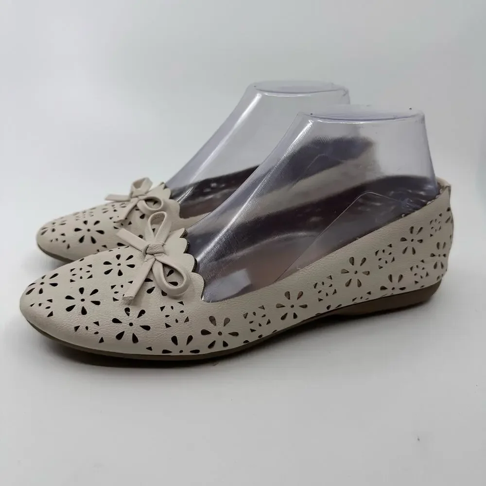 White Mountain Cream Laser Cut w/Bow Scalloped Edge Ballet Flats 'Icing' WMNS 8